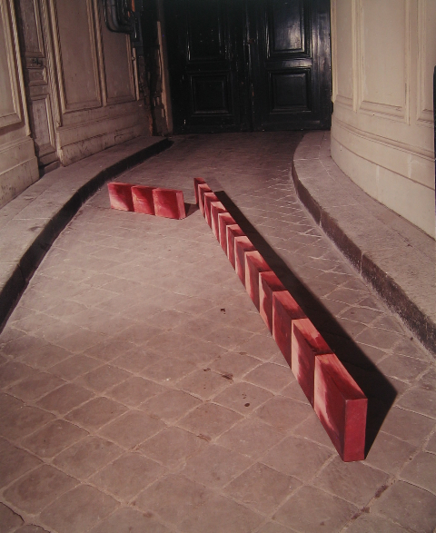 La Poutre Colorée, 1973 – Exposée à la galerie Eric Fabre en 1974